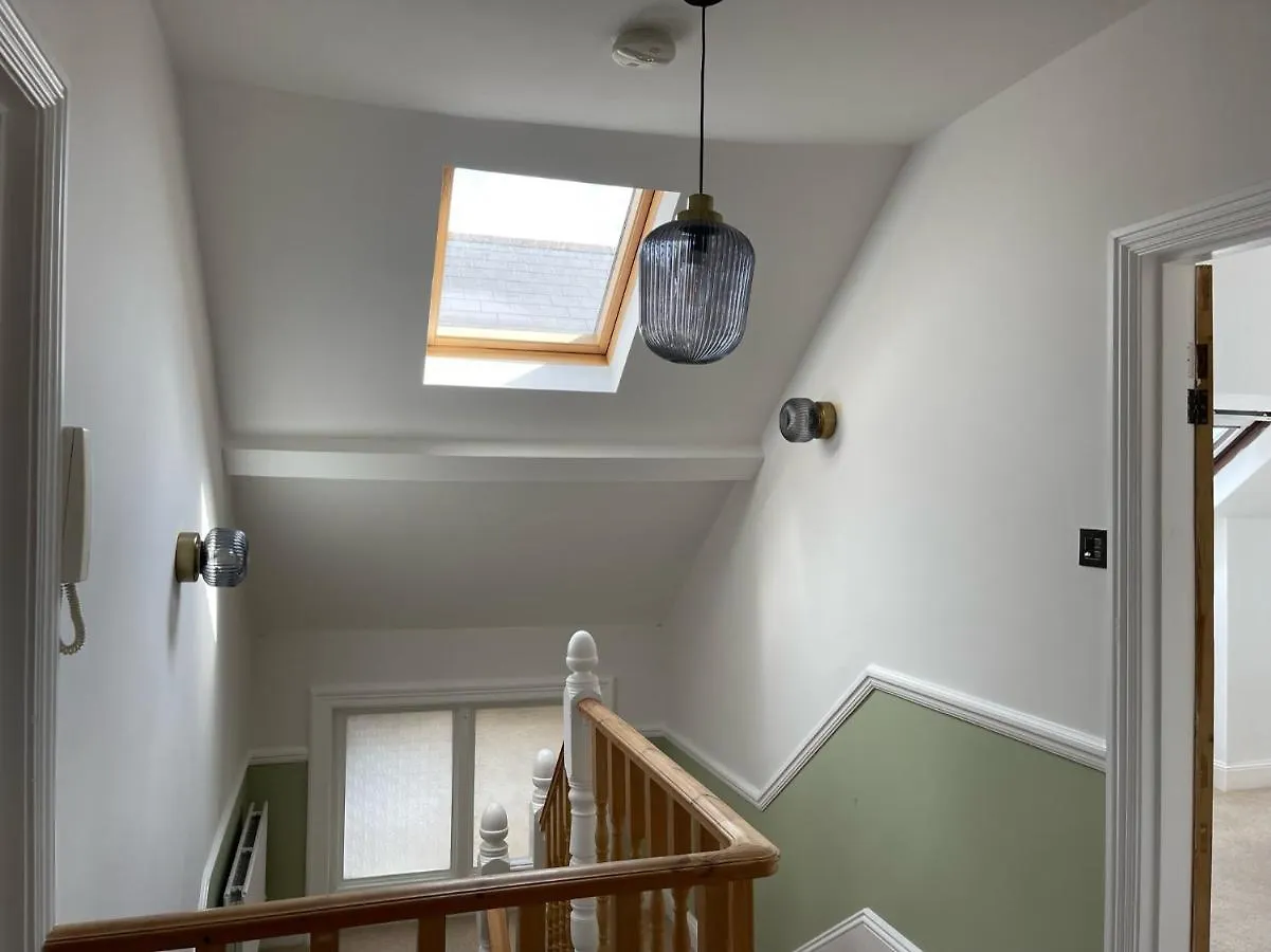 Apartment Seaside Rentals Bournemouth - 2Br, Upto 6Ppl, Beach 3 Min Walk, Dogs Ok, Wifi, Park 2 Cars